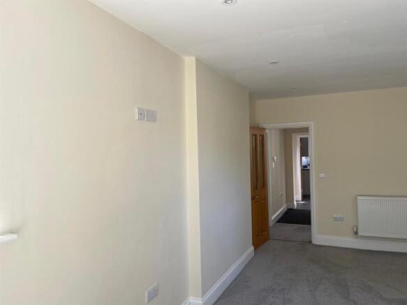 4 bed Detached to rent Image 9