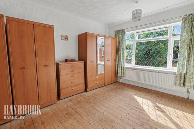 2 bed Semi-Detached Bungalow for sale Image 6