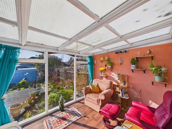 4 bed Semi-Detached Bungalow for sale Image 12