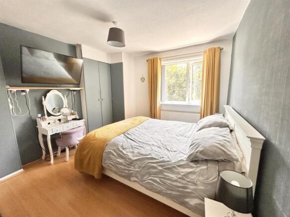 3 bed Terraced for sale Image 6