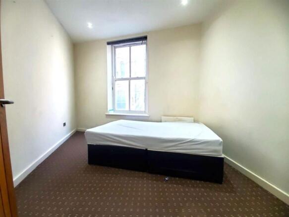 2 bed Flat for sale Image 9
