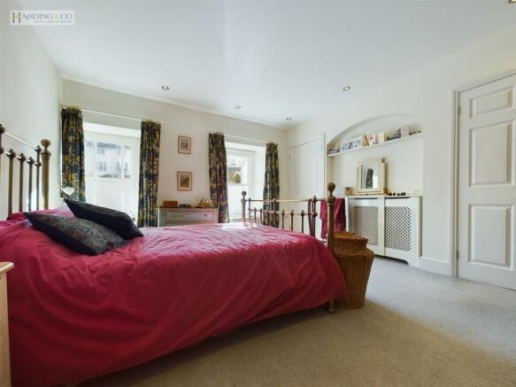 Bedroom 1 .1.jpg