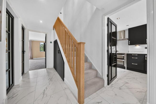 4 bed Detached for sale Image 8