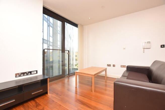 1 bed Apartment to rent Image 4