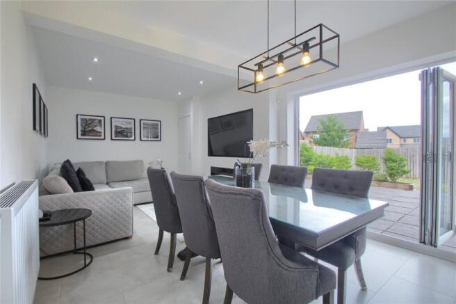 4 bed Detached for sale Image 9