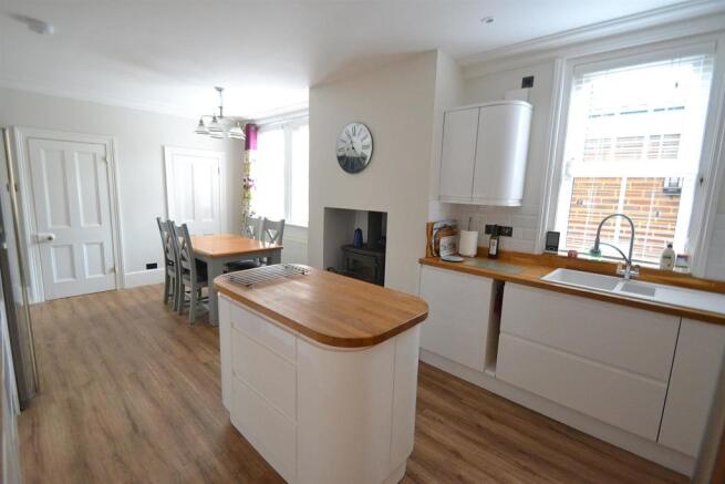 23ERSHAMKITCHEN3.JPG