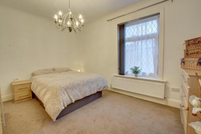 Bed 1.jpg