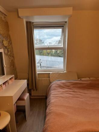 En-suite 2nd 1st floor master bedroom