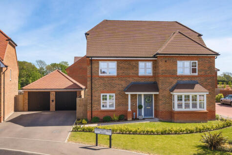 Sweeters Field Road, Alfold, GU6