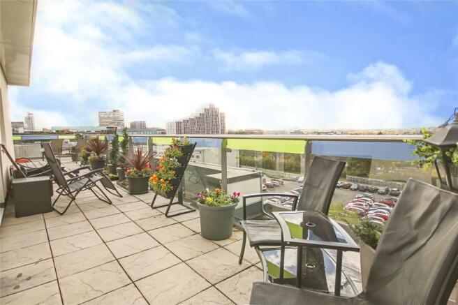 Alt Balcony