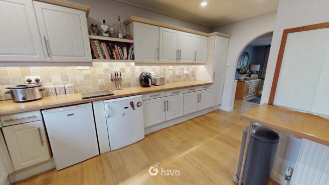 4 bed Detached for sale Image 7