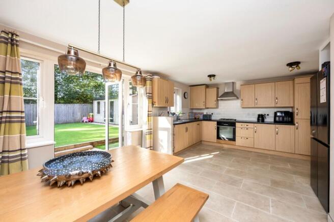 Kitchen / Dining area