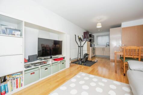 Saxton Close, Grays, RM17