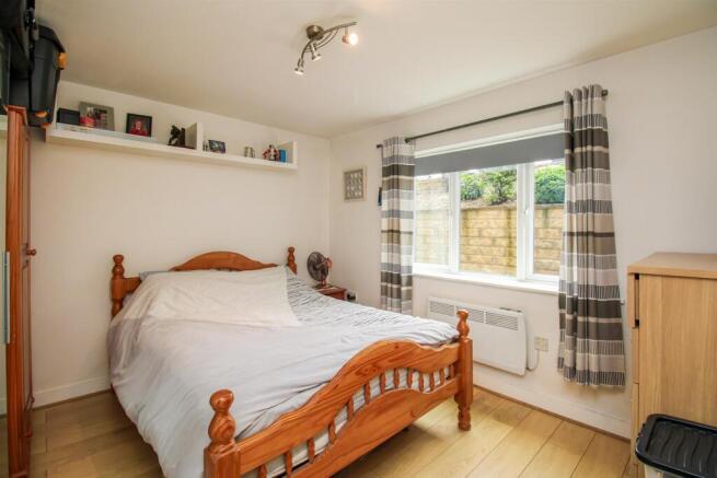2 bed Apartment for sale Image 6