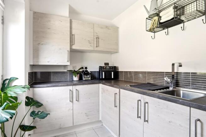 4 bed Detached for sale Image 10