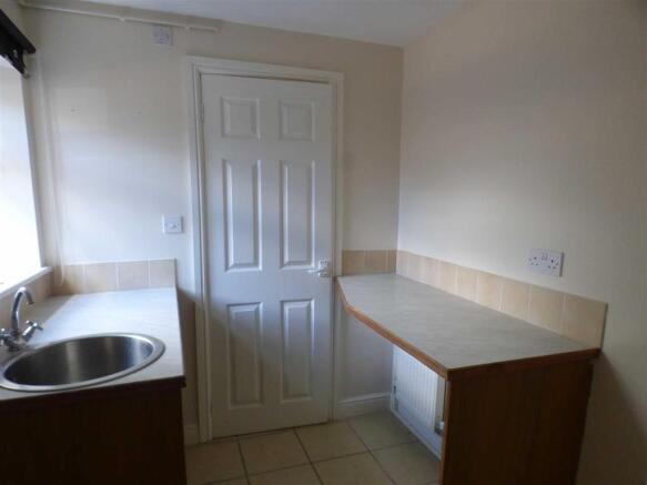 REAR HALL/UTILITY