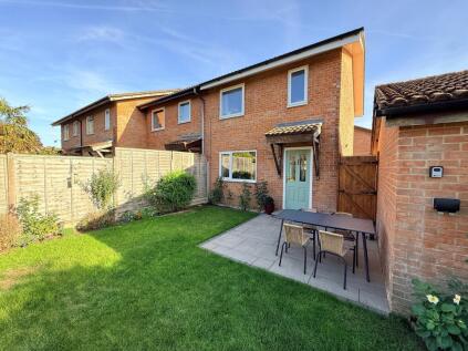 Marryat Road, New Milton, Hampshire. BH25 5JF