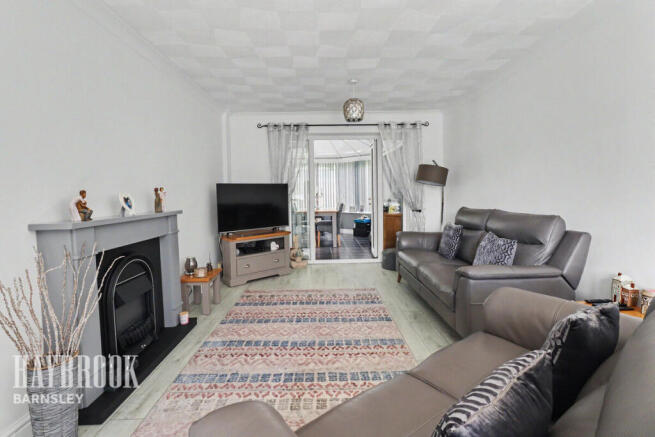 3 bed Semi-Detached for sale Image 4