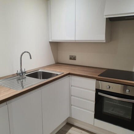 2 bed Apartment to rent Image 5