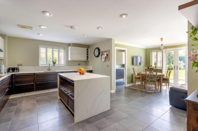 Holloway Close, Droitwich, WR9 photo 4
