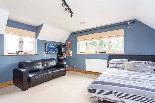 Oakwood House fpz196001 (21).jpg