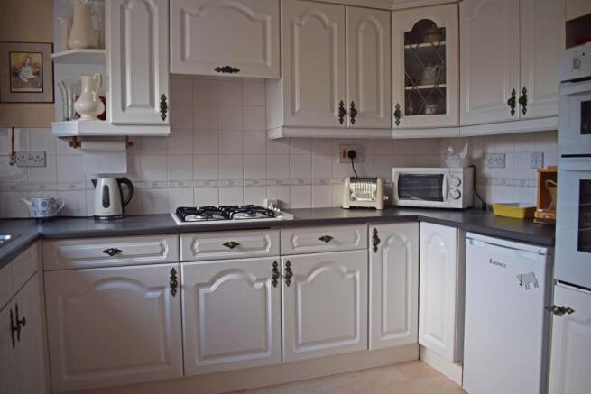 21 Tollhouse Road, kitchen 2.jpg
