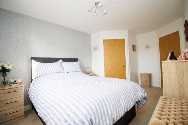2 bed Ground Flat for sale Image 7
