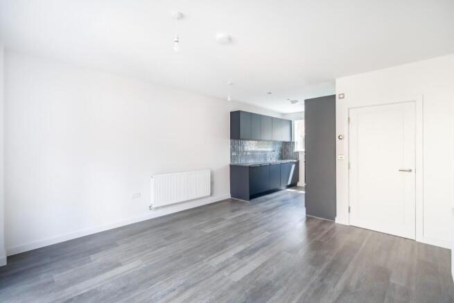 3 bed Town House for sale Image 5