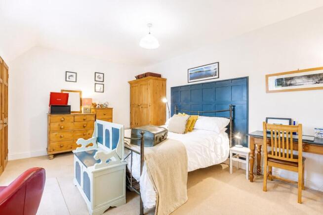 2 bed Apartment for sale Image 11