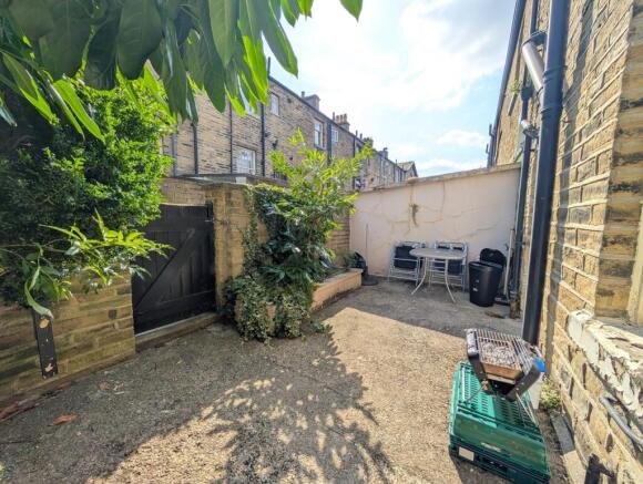3 bed Terraced for sale Image 11