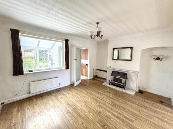 Glenfield Avenue, Nuneaton, Warwickshire photo 4