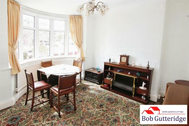 BAY FRONTED DINING ROOM
