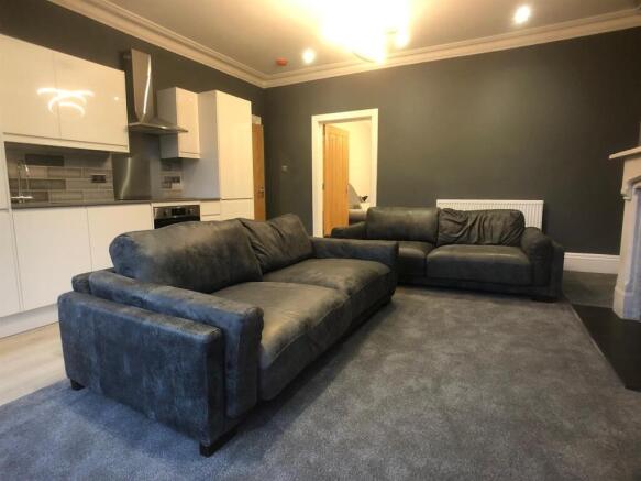 1 bed Apartment to rent Image 9