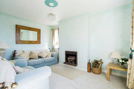 Snug/Dining Room