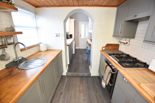 KITCHEN/BREAKFAST ROOM