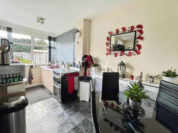 2 bed Town House for sale Image 10