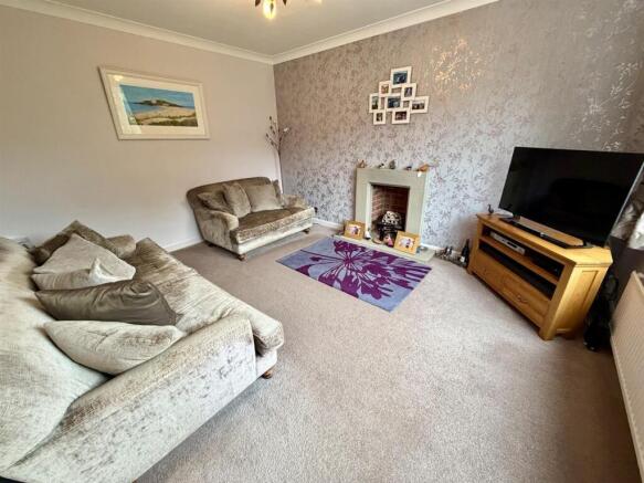 4 bed Detached for sale Image 6