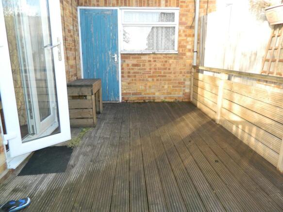 decking in rear garden