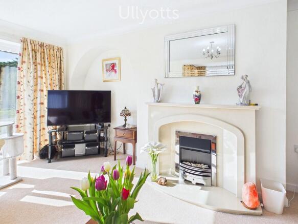 4 bed Detached Bungalow for sale Image 7