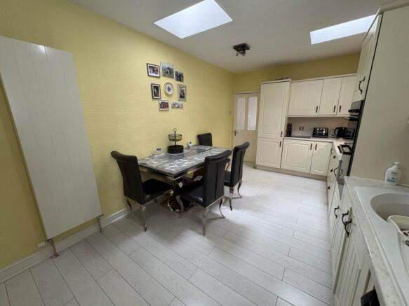 3 bed Semi-Detached Bungalow for sale Image 11
