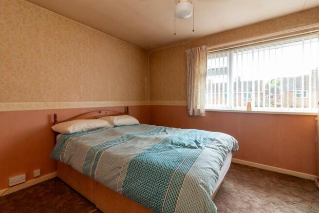 bed1.jpg