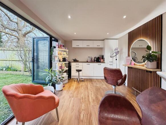 cf529f02--4305-A278-62D771E644BB-35923-00000EC68FE