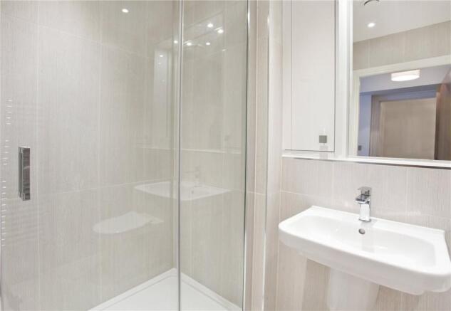 2 bed Apartment to rent Image 9