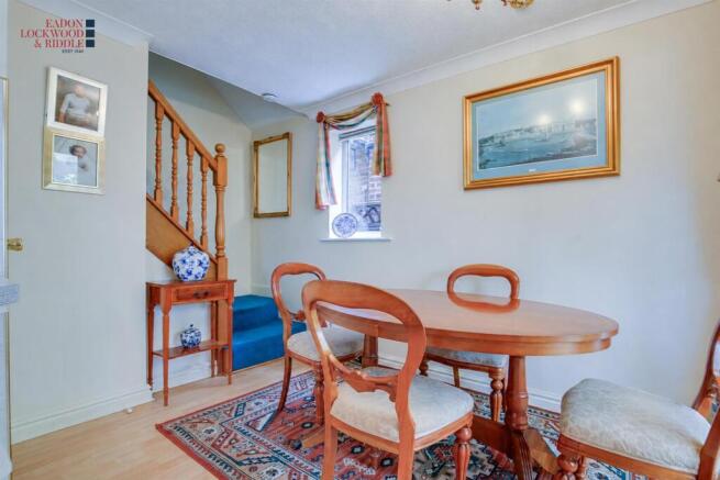 3 bed House for sale Image 5