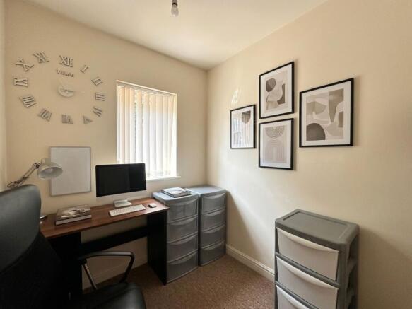 3 bed Not Specified to rent Image 12