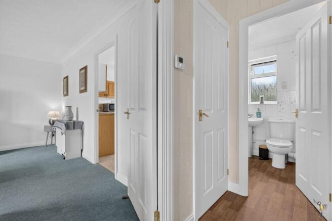Shropshire Close, Shaw, Swindon photo 4