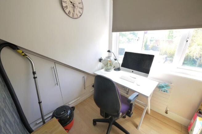 BEDROOM 2:-