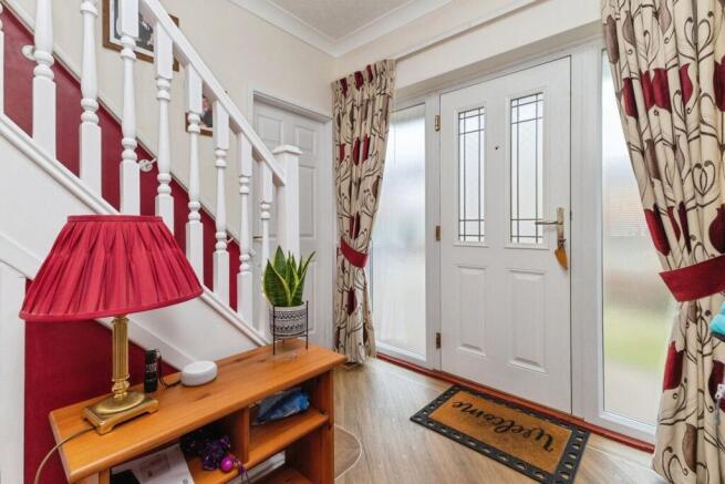 4 bed Semi-Detached for sale Image 4