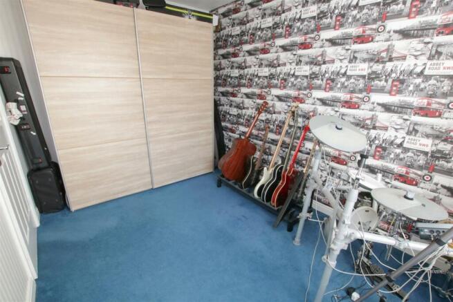 BEDROOM 2