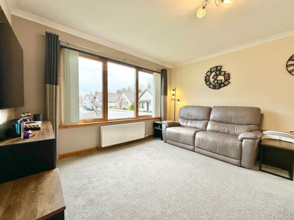 35 Castle Heather Crescent, Inverness, IV2 4BF photo 4
